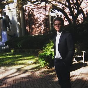 Meet your Posher, Leo